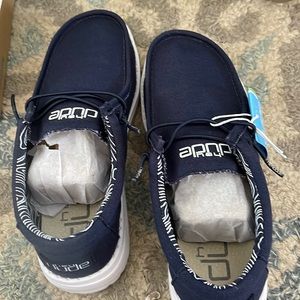 Boys hey dudes. Size 5. Brand new